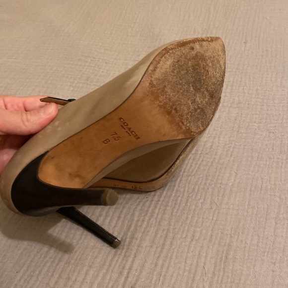 COACH BROWN  LEATHER HEELS. Size 7.5 - Picture 6 of 10